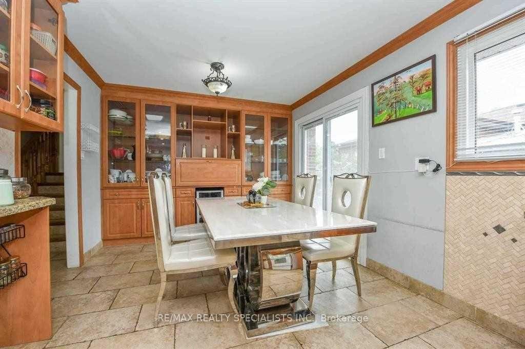 Photo 13 of 2 Marchbank Crescent, Brampton, Central Park — HOMEH