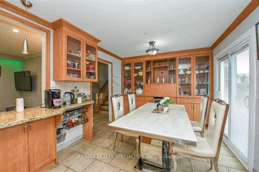 Photo 14 of 2 Marchbank Crescent, Brampton, Central Park — HOMEH