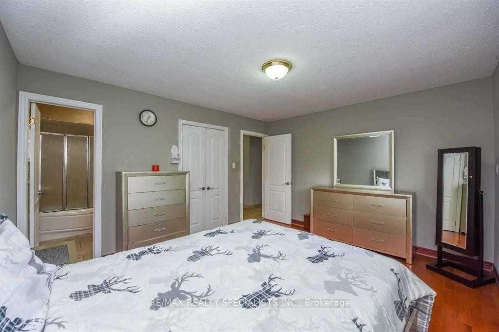 Photo 19 of 2 Marchbank Crescent, Brampton, Central Park — HOMEH