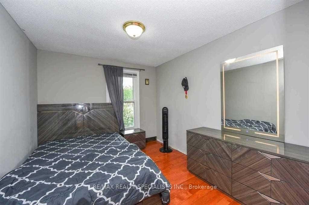 Photo 20 of 2 Marchbank Crescent, Brampton, Central Park — HOMEH