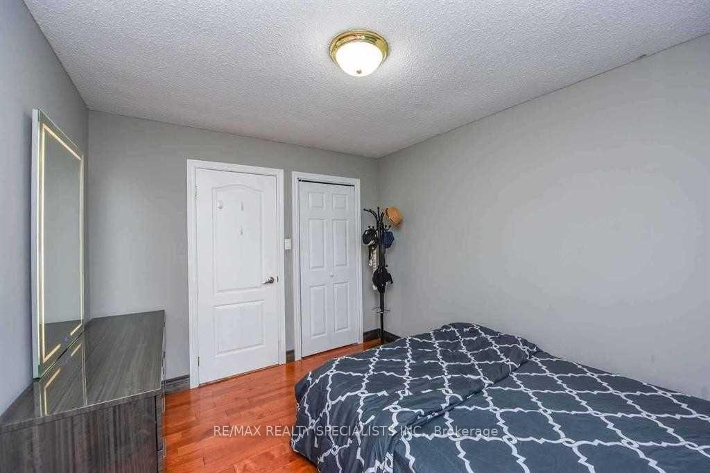 Photo 21 of 2 Marchbank Crescent, Brampton, Central Park — HOMEH