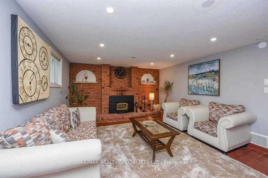 Photo 27 of 2 Marchbank Crescent, Brampton, Central Park — HOMEH