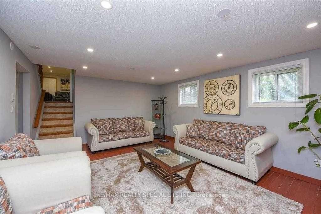 Photo 28 of 2 Marchbank Crescent, Brampton, Central Park — HOMEH