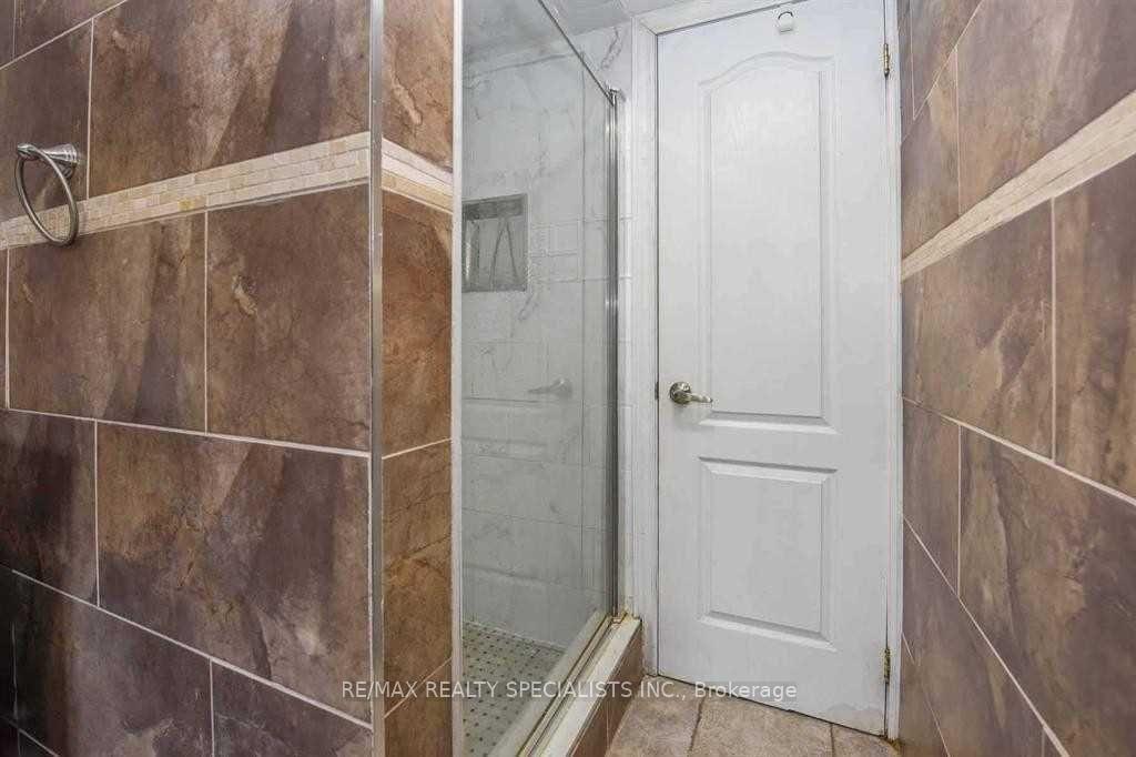 Photo 31 of 2 Marchbank Crescent, Brampton, Central Park — HOMEH