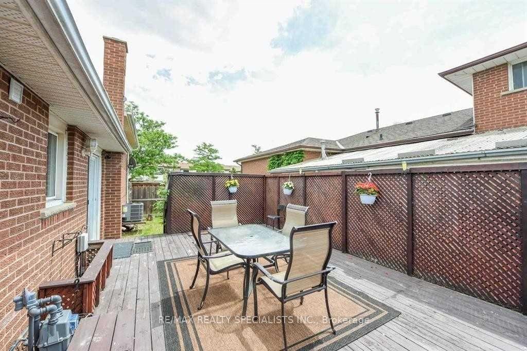 Photo 32 of 2 Marchbank Crescent, Brampton, Central Park — HOMEH