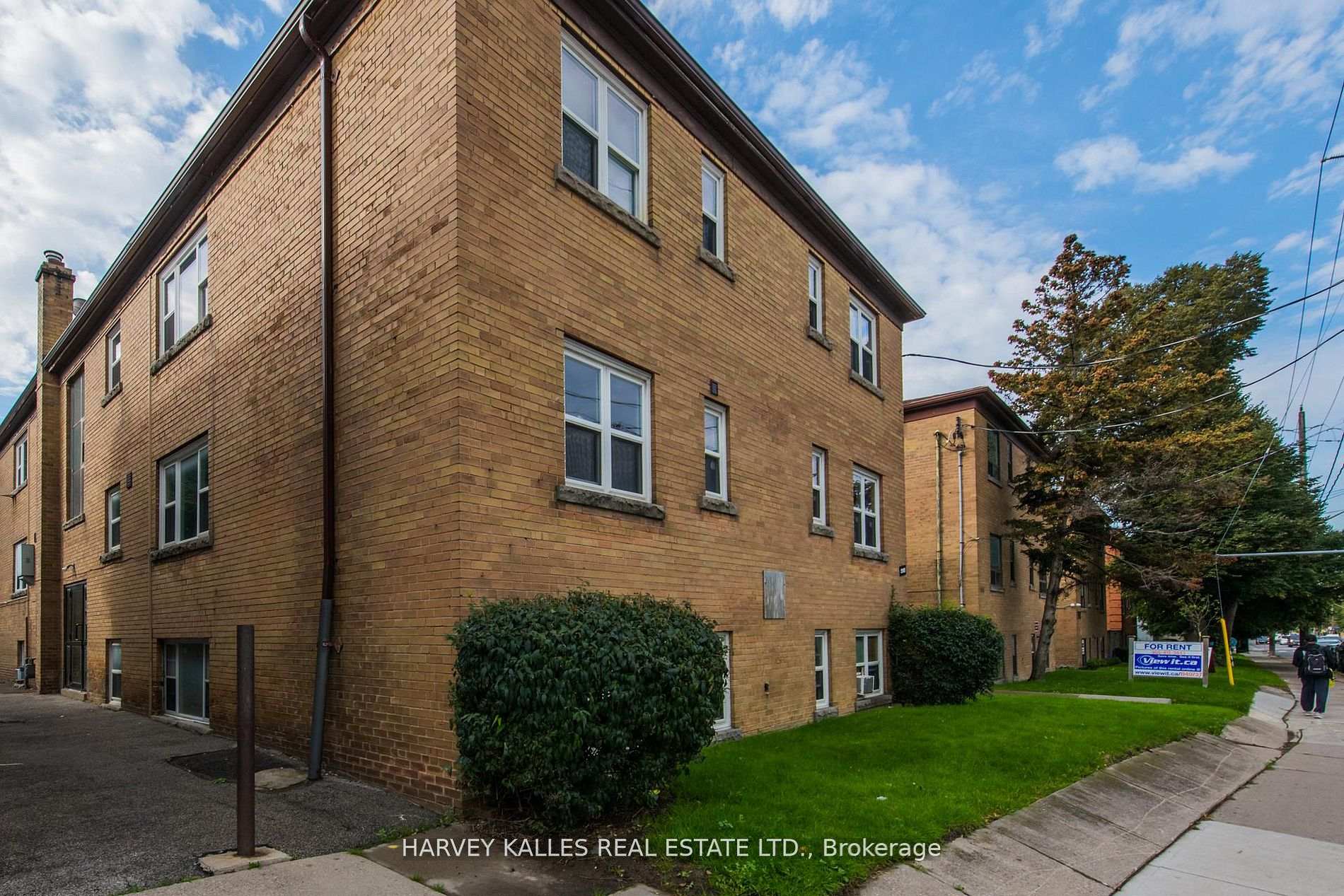 Photo of Unit 8, 2905 St Clair Avenue E
