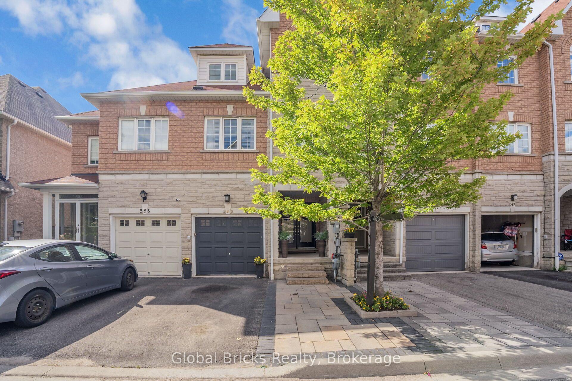 Photo 2 of 585 Candlestick Circle, Mississauga, Hurontario — HOMEH