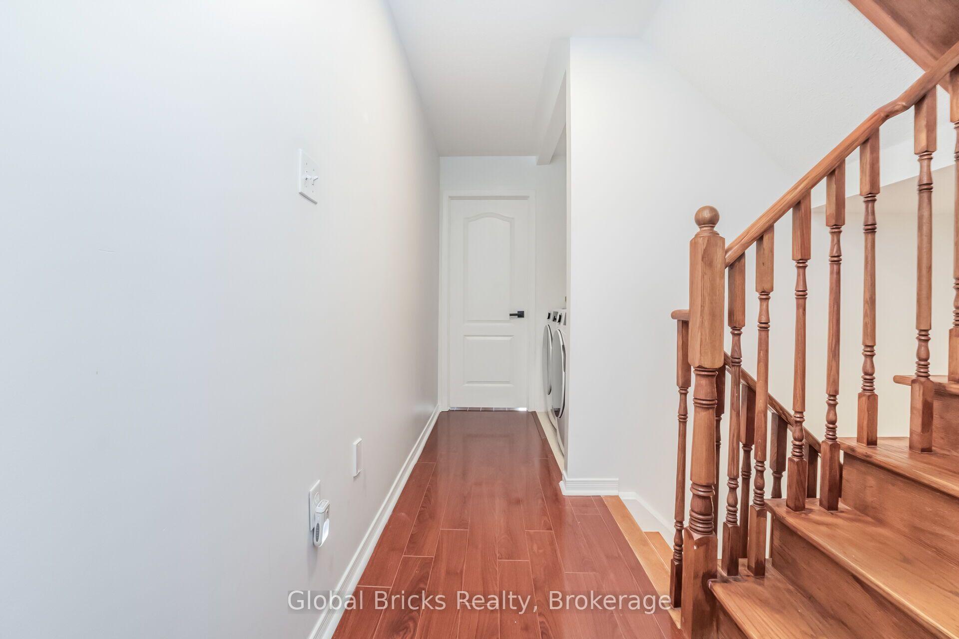 Photo 20 of 585 Candlestick Circle, Mississauga, Hurontario — HOMEH