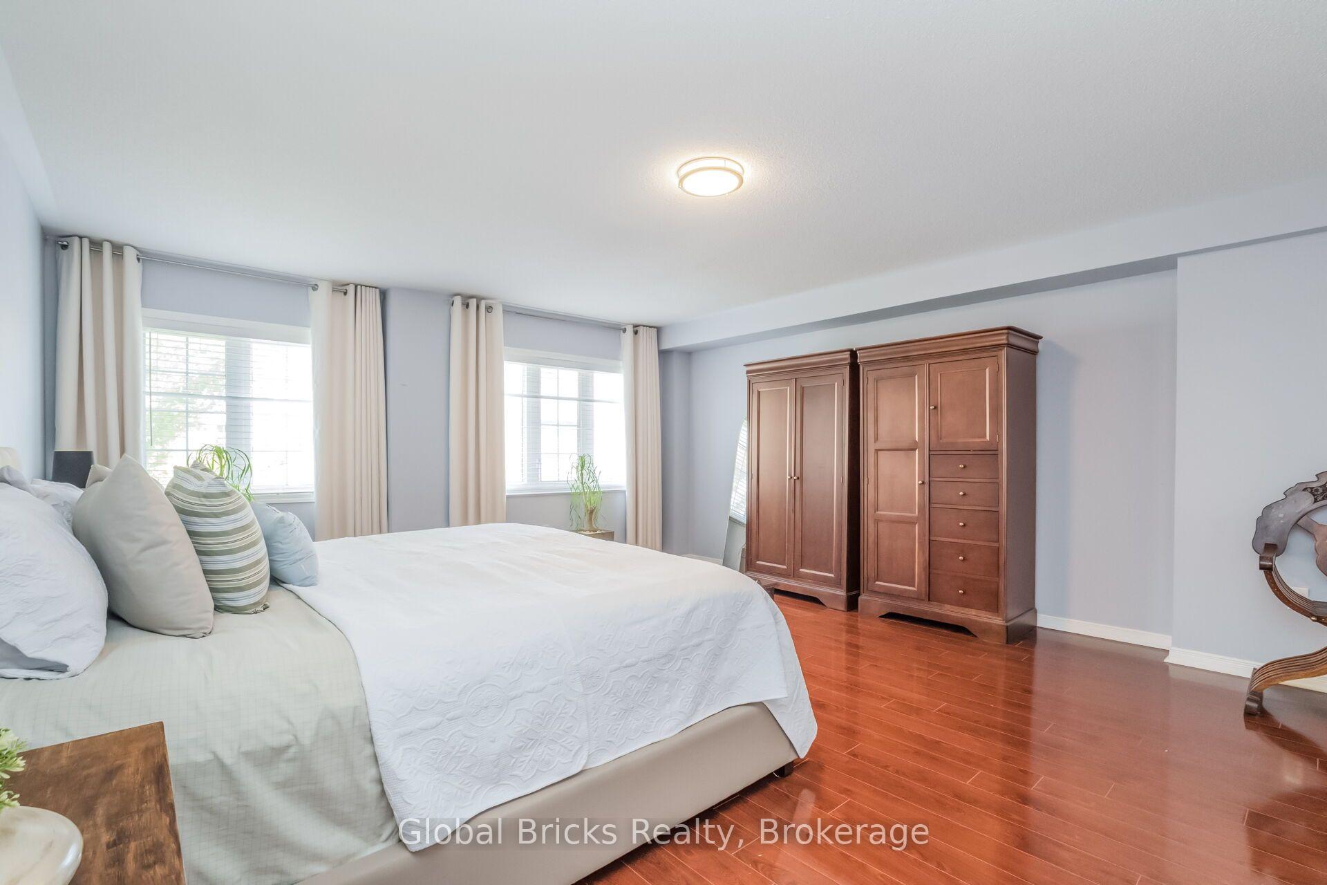 Photo 27 of 585 Candlestick Circle, Mississauga, Hurontario — HOMEH