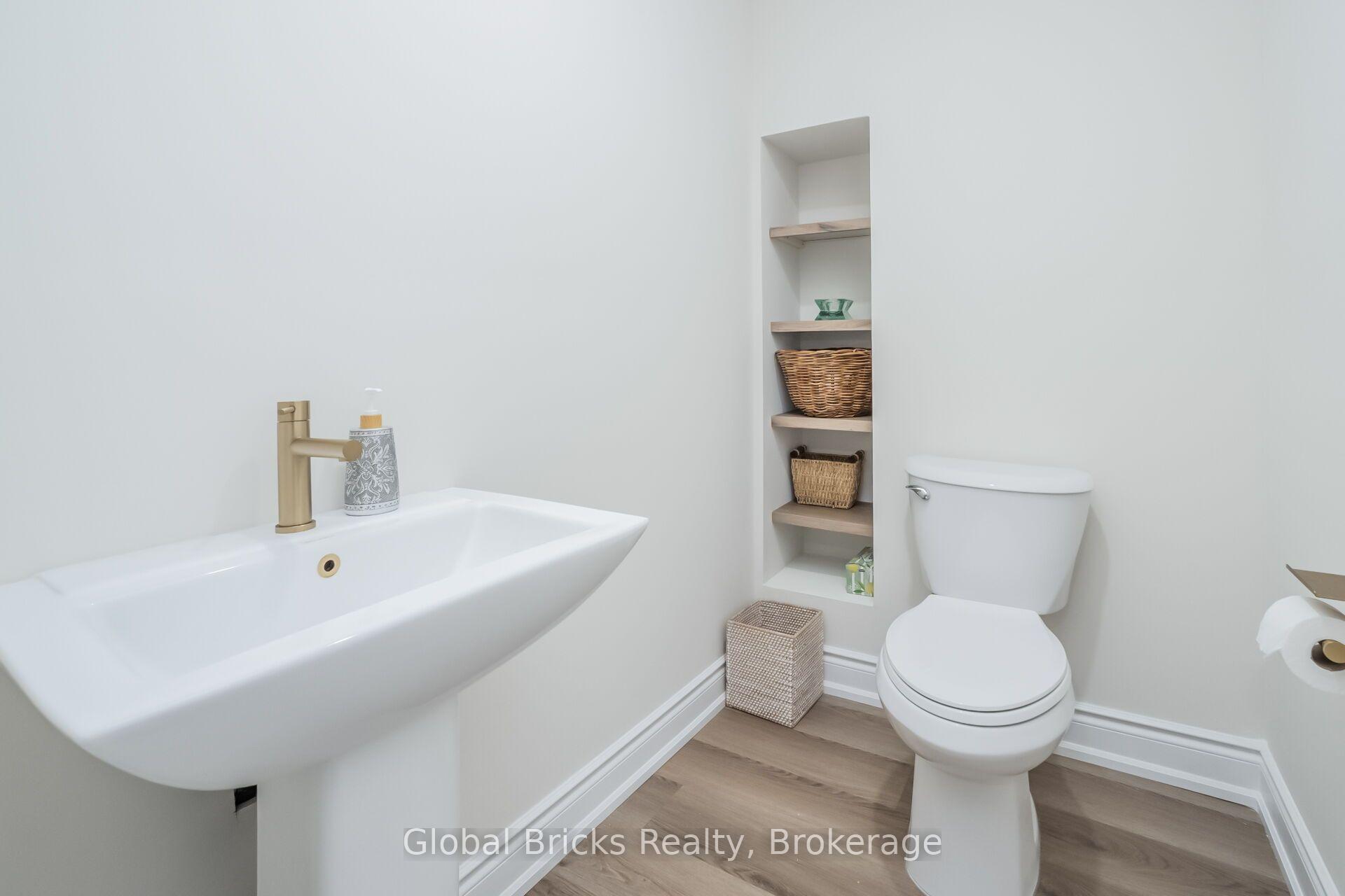Photo 47 of 585 Candlestick Circle, Mississauga, Hurontario — HOMEH