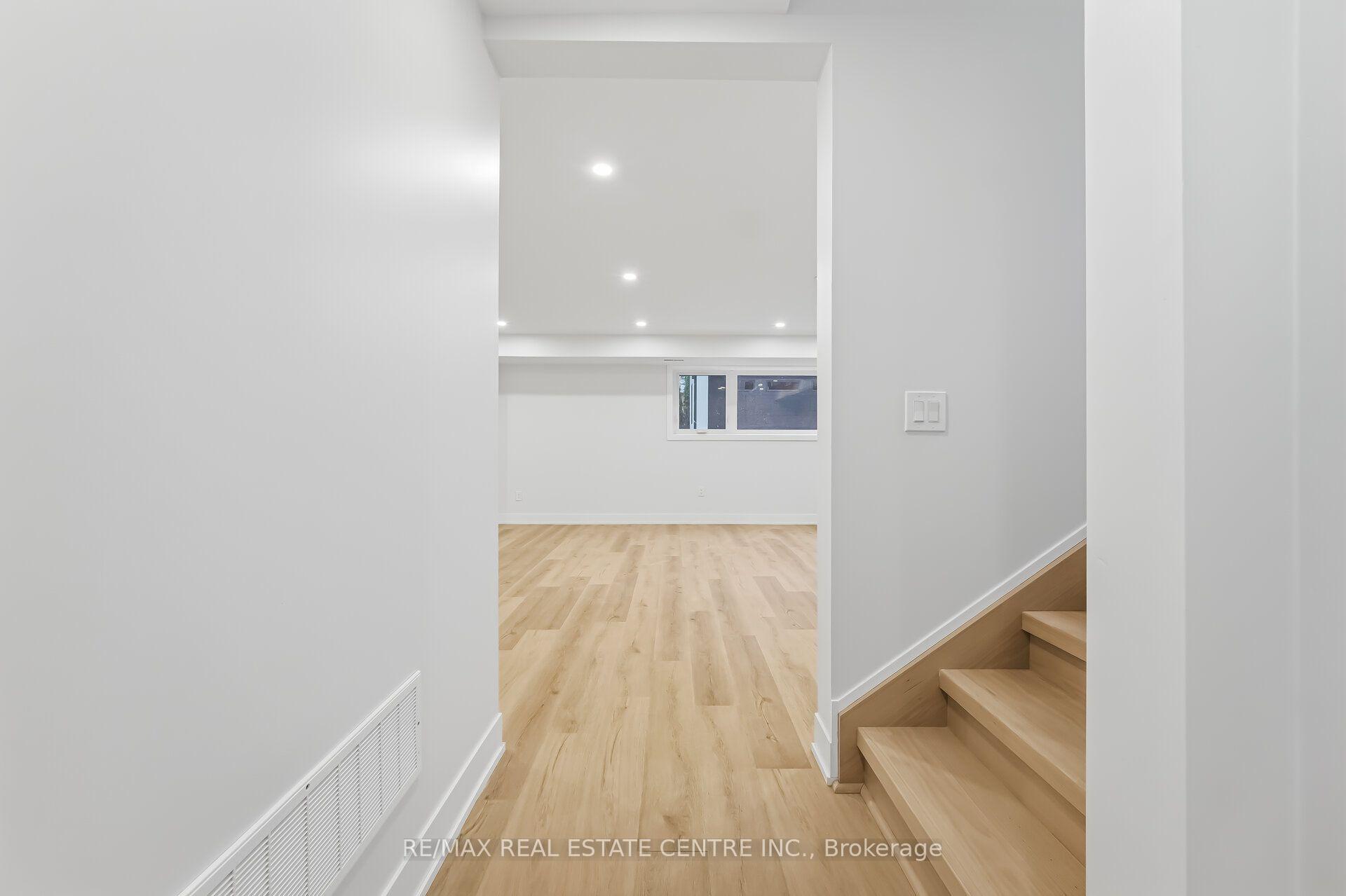 Photo 4 of Unit Basement, 11 Bentley Drive, Etobicoke, Stonegate-Queensway — HOMEH
