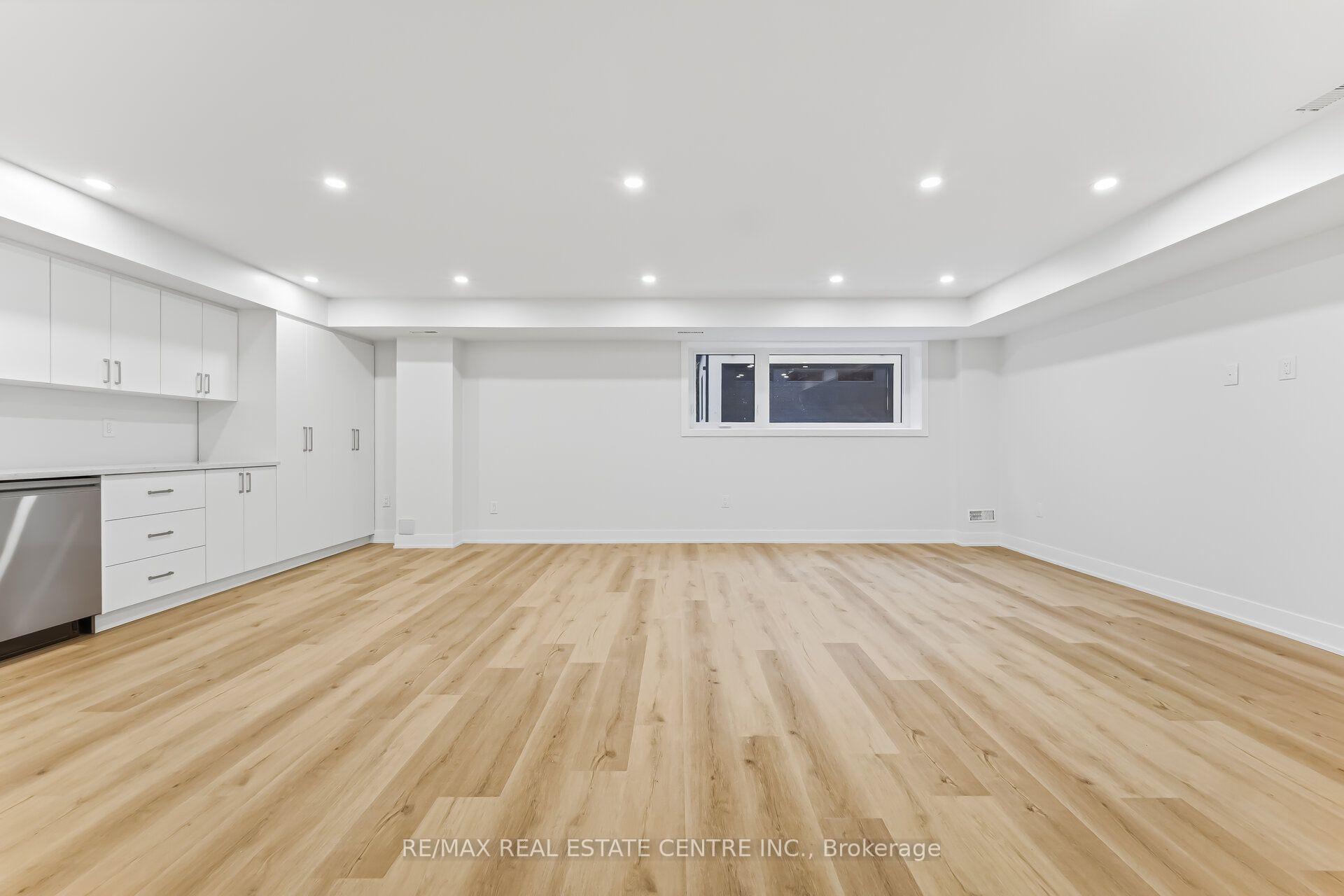 Photo 6 of Unit Basement, 11 Bentley Drive, Etobicoke, Stonegate-Queensway — HOMEH