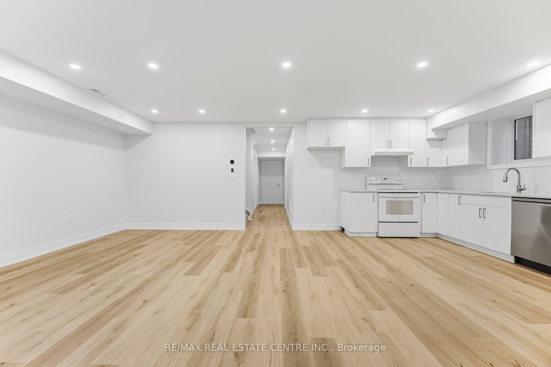 Photo 7 of Unit Basement, 11 Bentley Drive, Etobicoke, Stonegate-Queensway — HOMEH