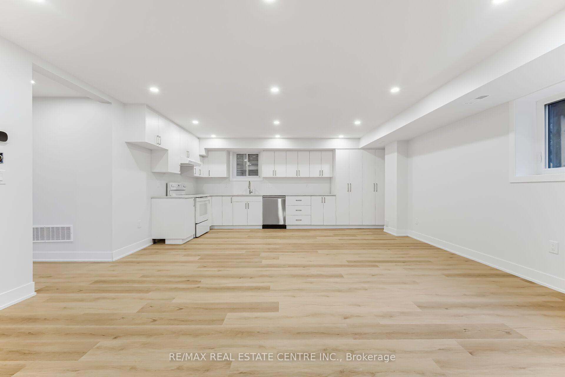Photo 8 of Unit Basement, 11 Bentley Drive, Etobicoke, Stonegate-Queensway — HOMEH