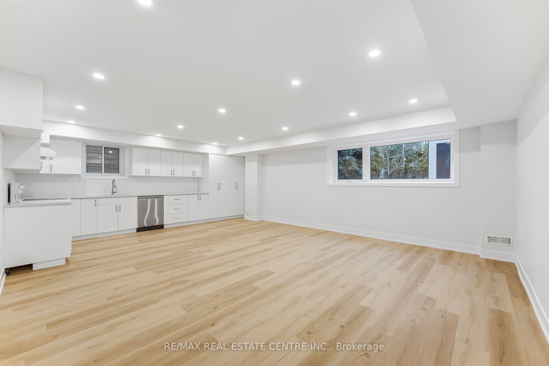 Photo 9 of Unit Basement, 11 Bentley Drive, Etobicoke, Stonegate-Queensway — HOMEH