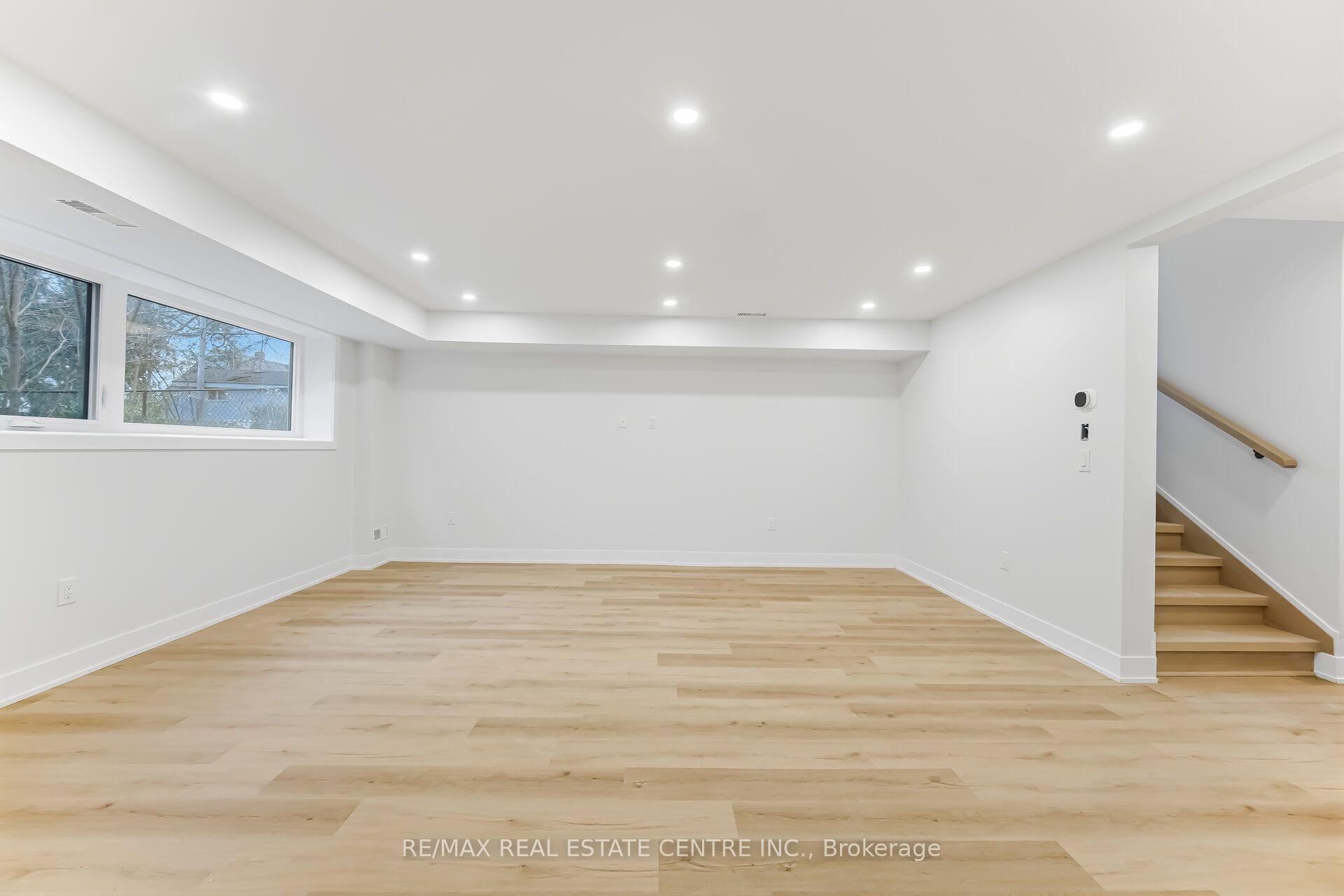 Photo 11 of Unit Basement, 11 Bentley Drive, Etobicoke, Stonegate-Queensway — HOMEH