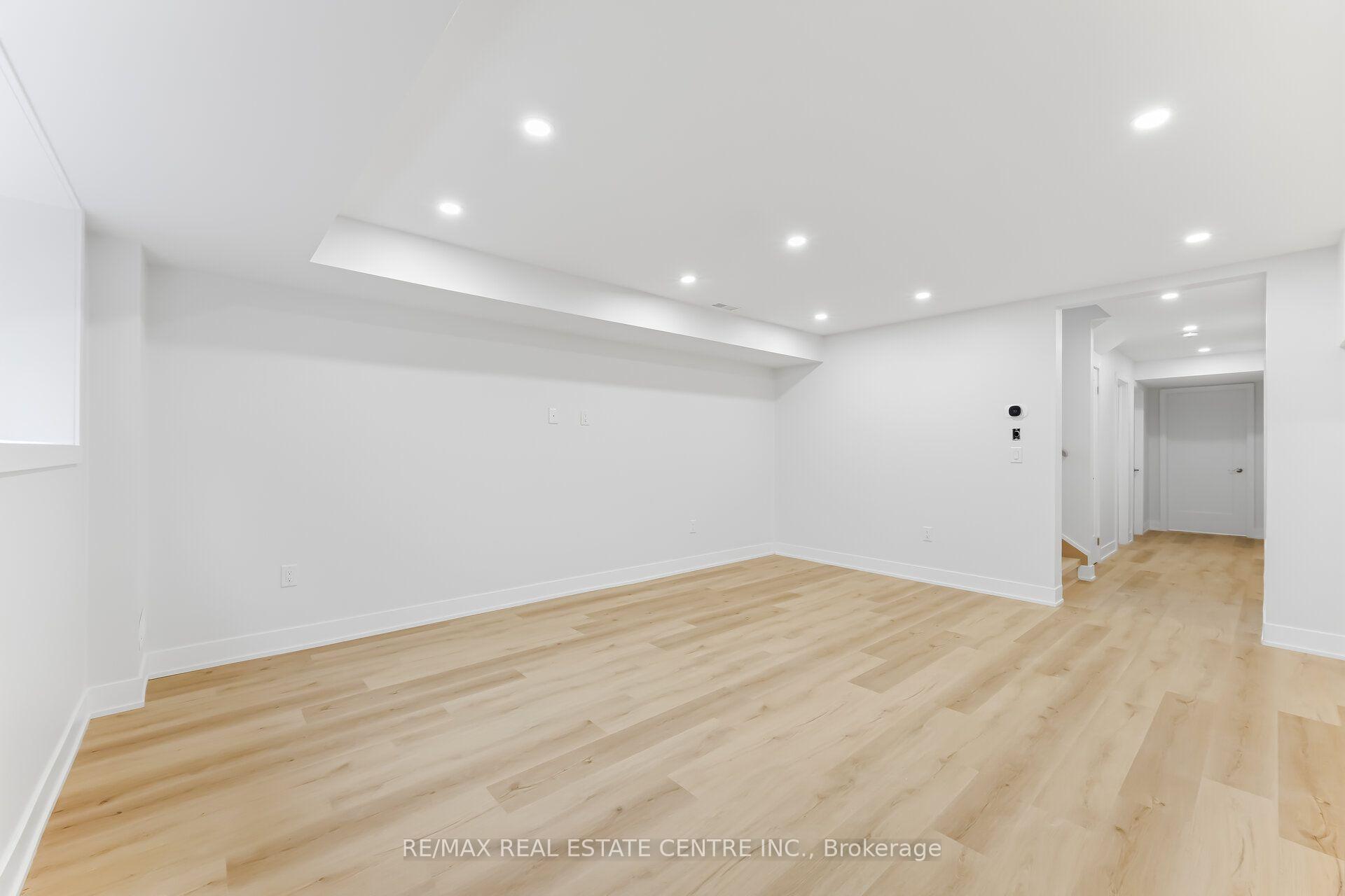 Photo 12 of Unit Basement, 11 Bentley Drive, Etobicoke, Stonegate-Queensway — HOMEH