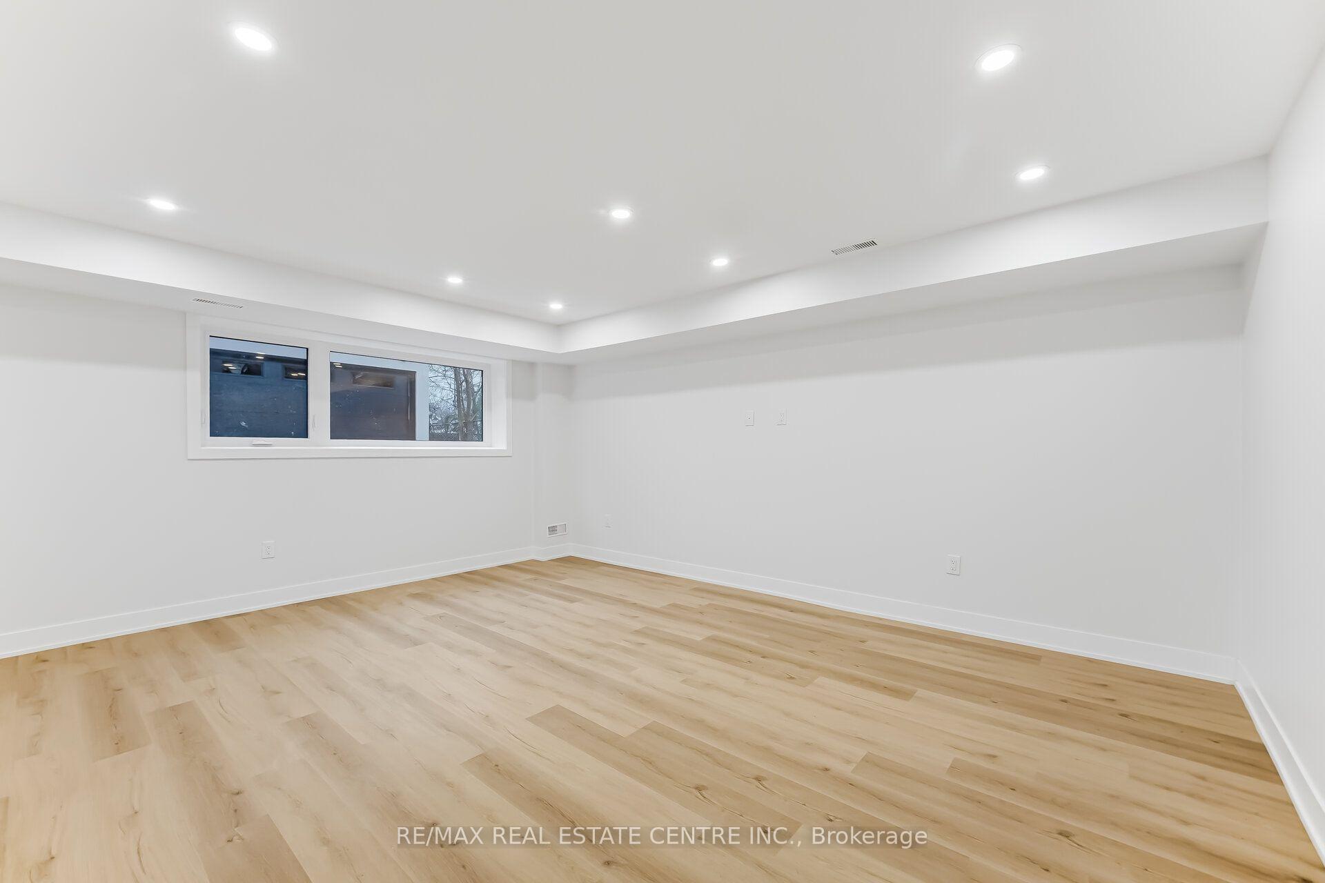Photo 13 of Unit Basement, 11 Bentley Drive, Etobicoke, Stonegate-Queensway — HOMEH