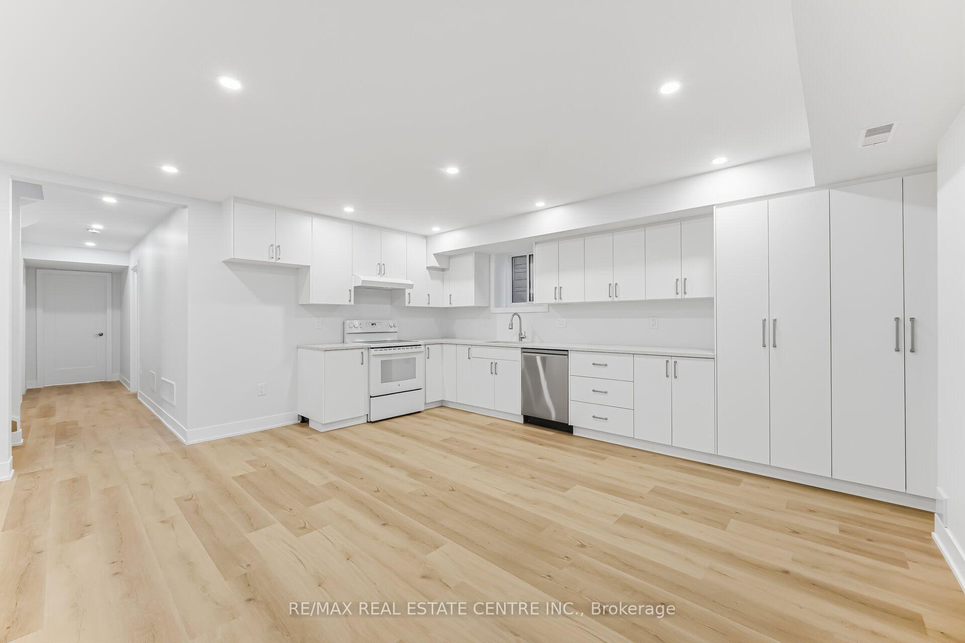 Photo 15 of Unit Basement, 11 Bentley Drive, Etobicoke, Stonegate-Queensway — HOMEH