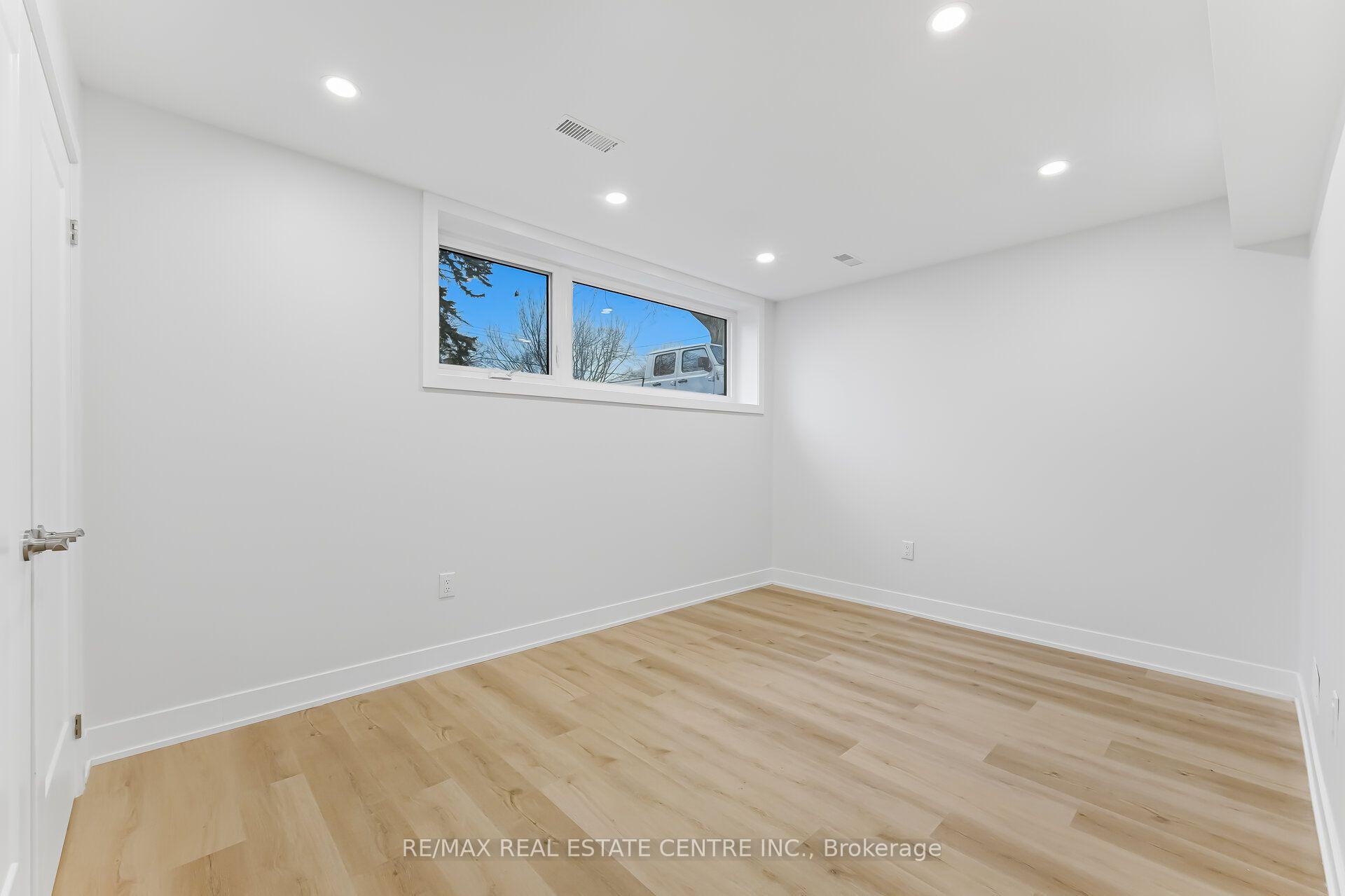 Photo 18 of Unit Basement, 11 Bentley Drive, Etobicoke, Stonegate-Queensway — HOMEH