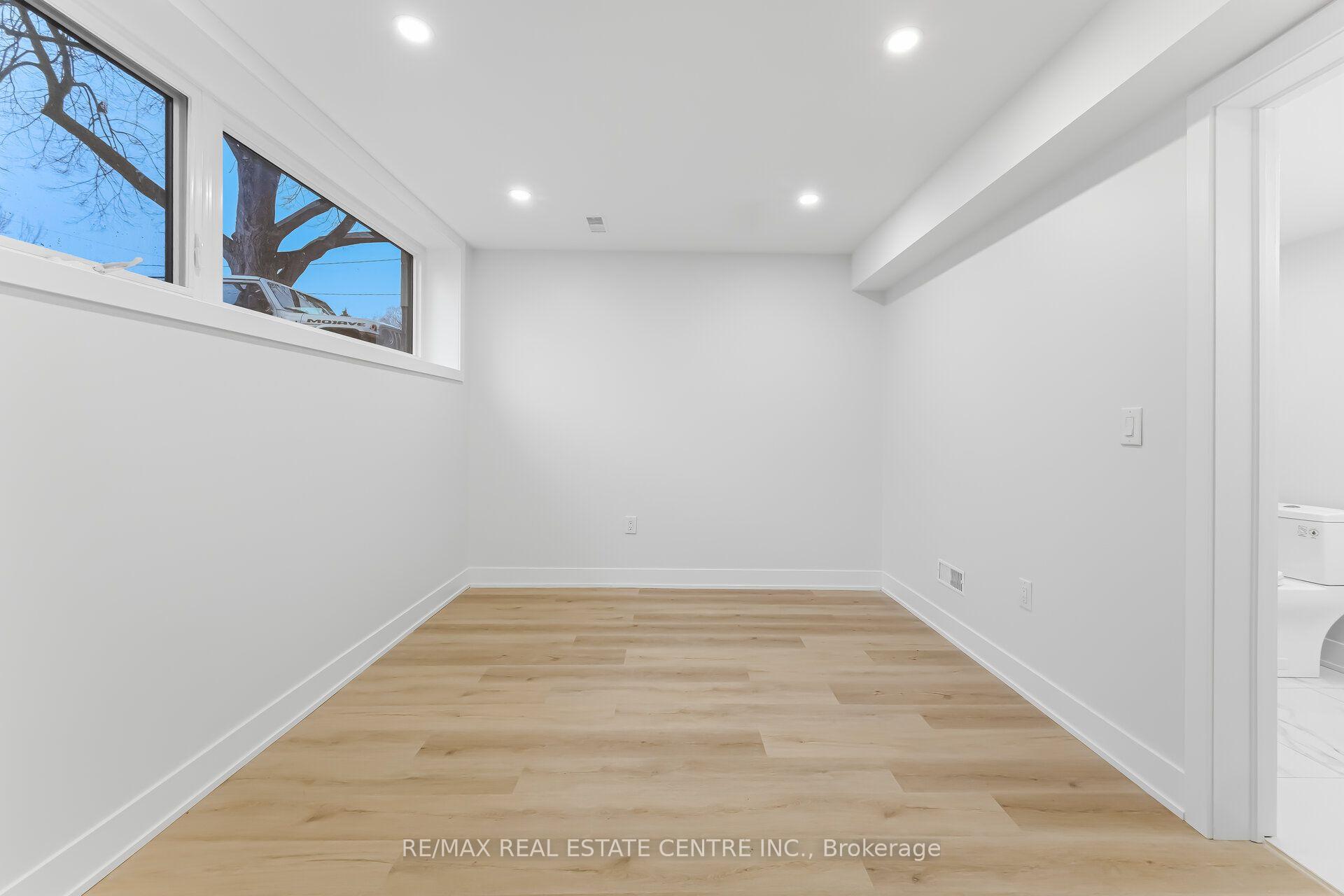 Photo 19 of Unit Basement, 11 Bentley Drive, Etobicoke, Stonegate-Queensway — HOMEH