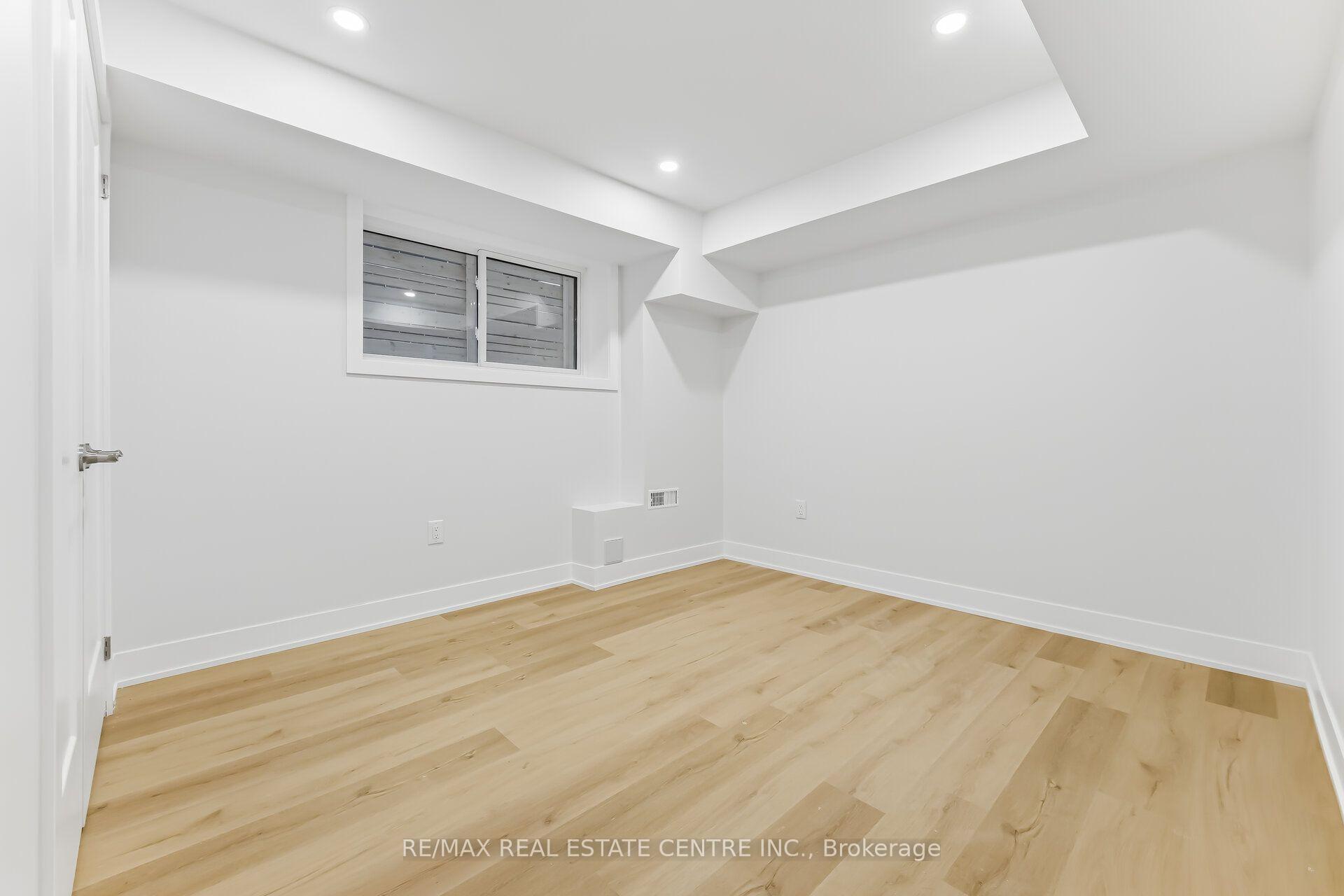 Photo 24 of Unit Basement, 11 Bentley Drive, Etobicoke, Stonegate-Queensway — HOMEH