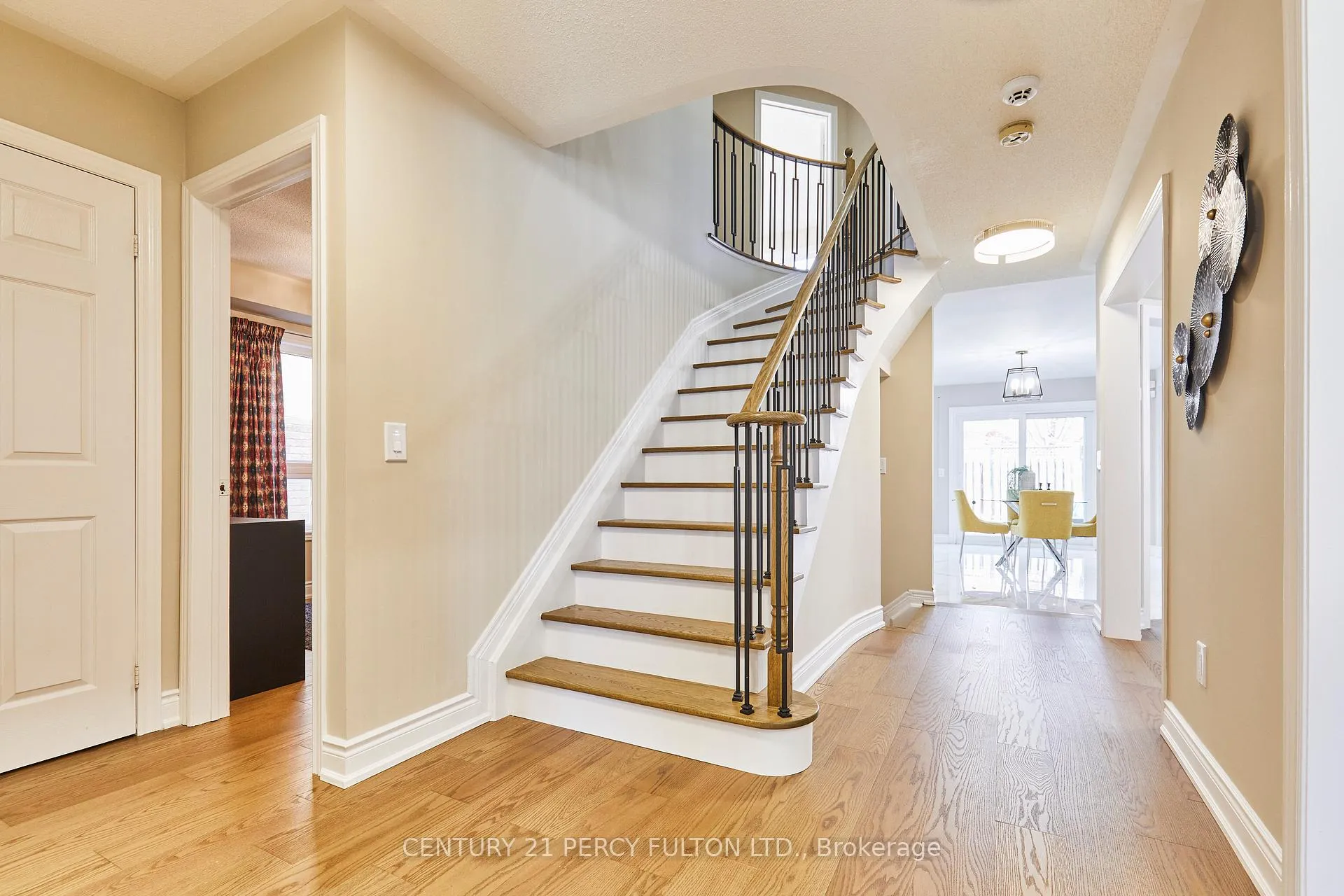 Photo 8 of 90 Southfield Avenue, Clarington, Courtice — HOMEH