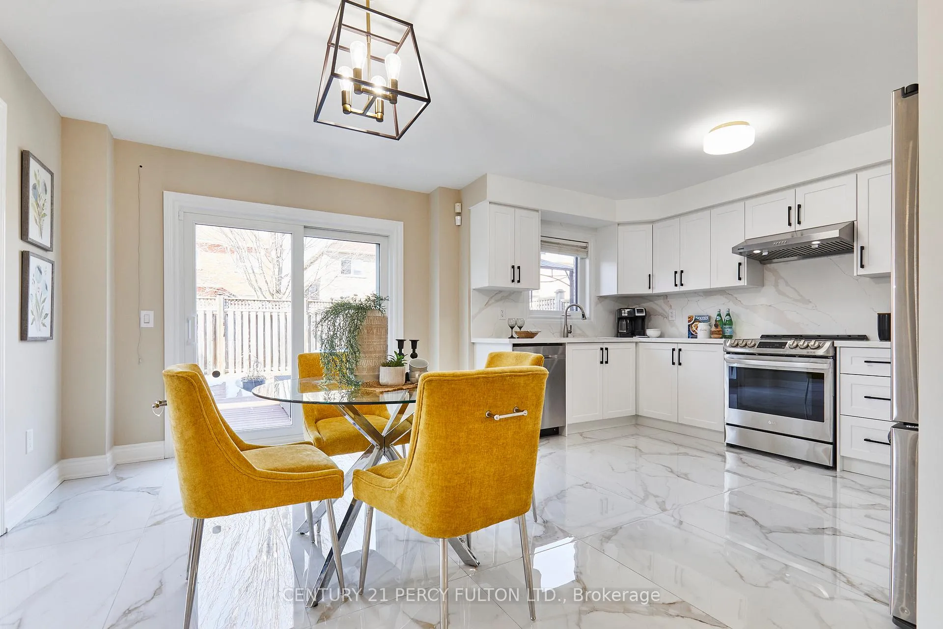 Photo 11 of 90 Southfield Avenue, Clarington, Courtice — HOMEH