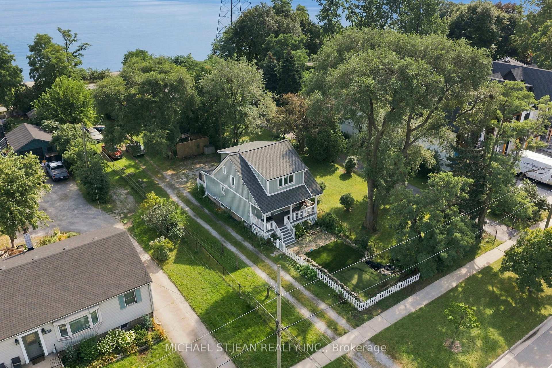 Photo 3 of 285 Beach Boulevard, Hamilton, Hamilton Beach — HOMEH