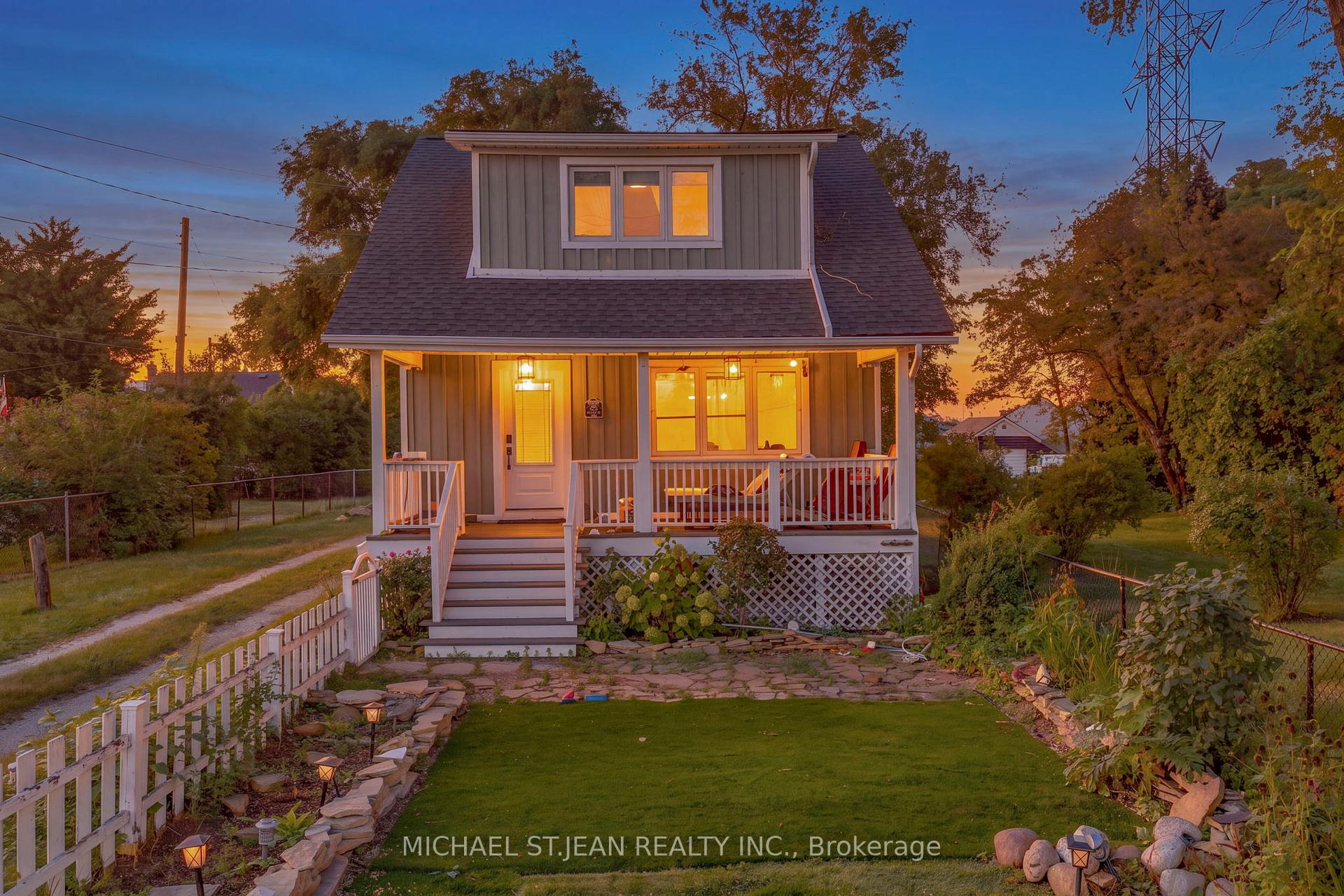 Photo 2 of 285 Beach Boulevard, Hamilton, Hamilton Beach — HOMEH