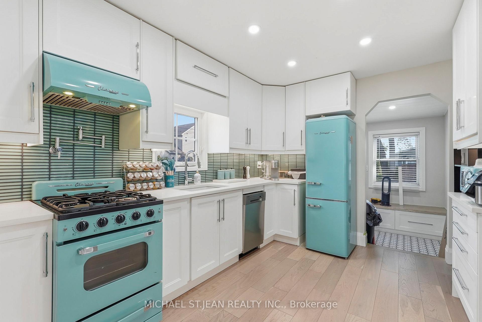 Photo 16 of 285 Beach Boulevard, Hamilton, Hamilton Beach — HOMEH