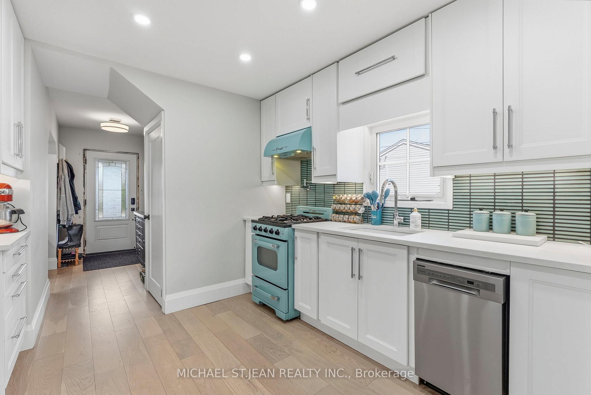 Photo 17 of 285 Beach Boulevard, Hamilton, Hamilton Beach — HOMEH
