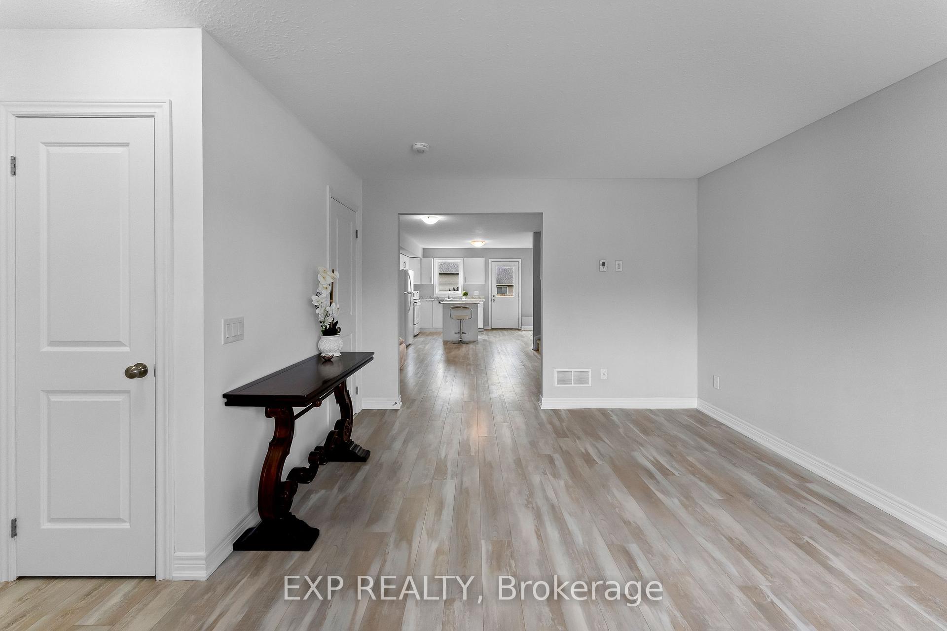 Photo 2 of Unit 86, 7768 Ascot Circle, Niagara Falls, Ascot — HOMEH