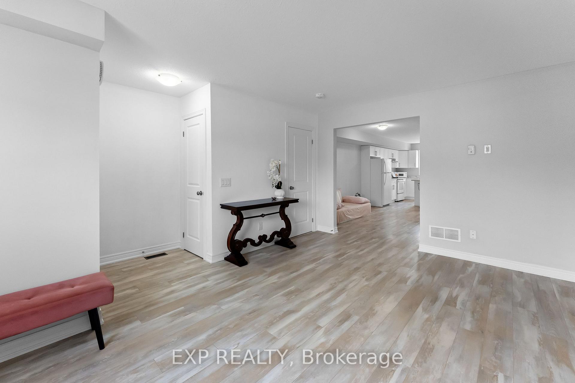 Photo 3 of Unit 86, 7768 Ascot Circle, Niagara Falls, Ascot — HOMEH
