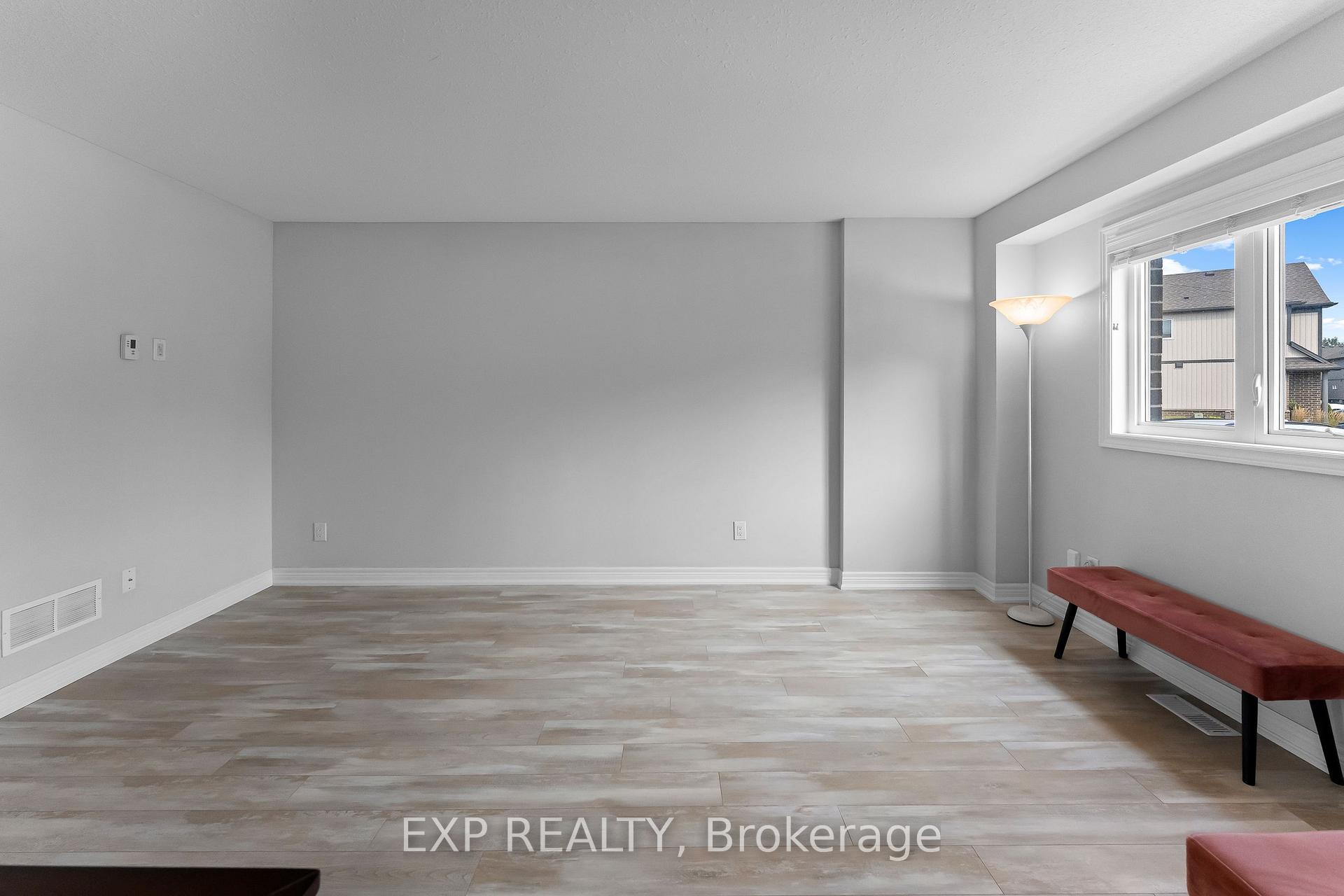 Photo 4 of Unit 86, 7768 Ascot Circle, Niagara Falls, Ascot — HOMEH