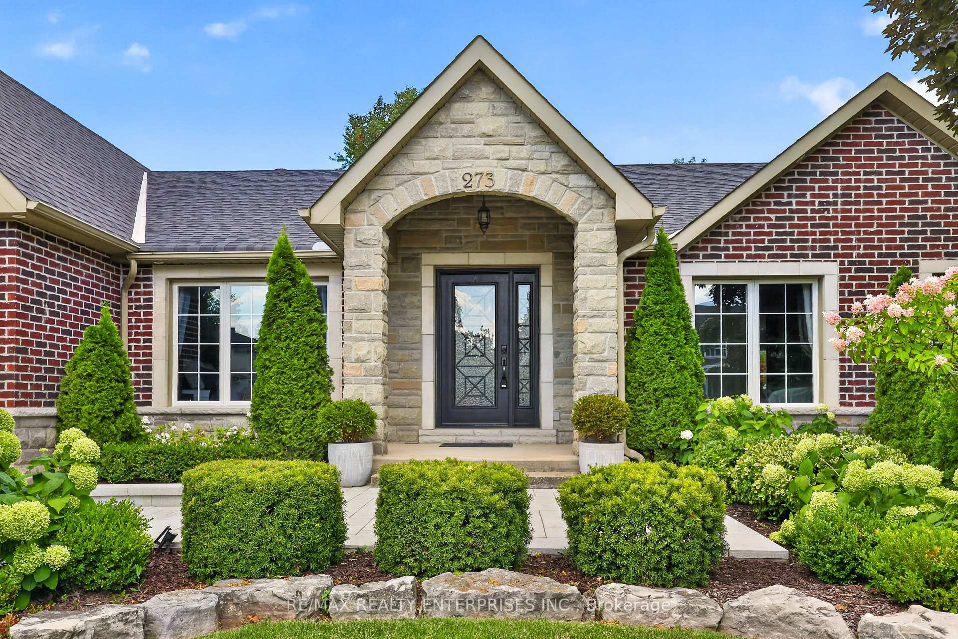 Photo 2 of 273 Savoy Crescent, Oakville, Southwest — HOMEH