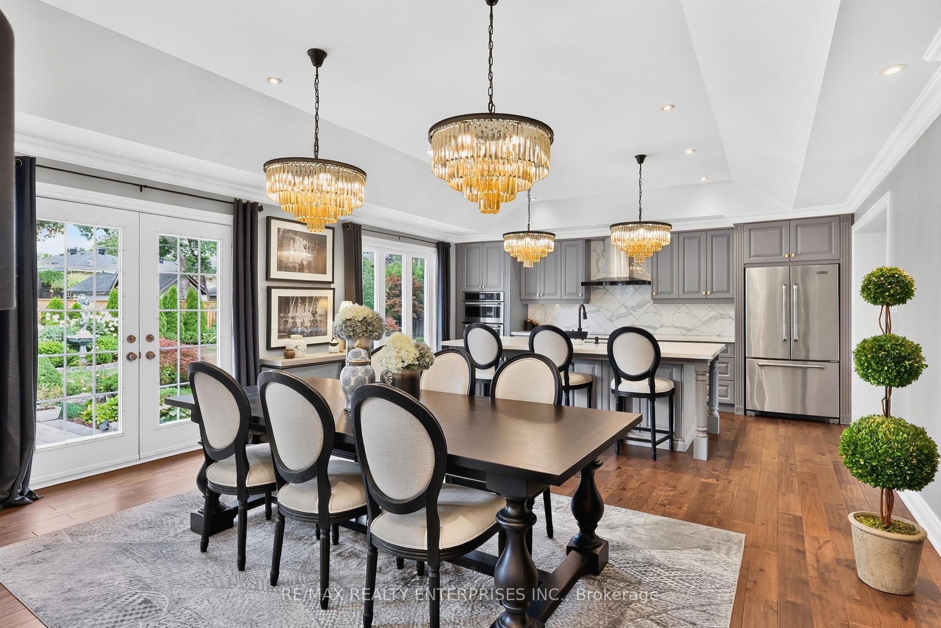 Photo 10 of 273 Savoy Crescent, Oakville, Southwest — HOMEH