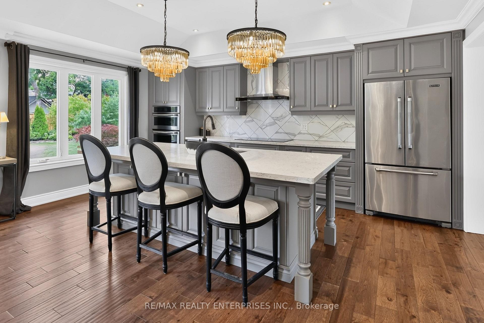 Photo 11 of 273 Savoy Crescent, Oakville, Southwest — HOMEH