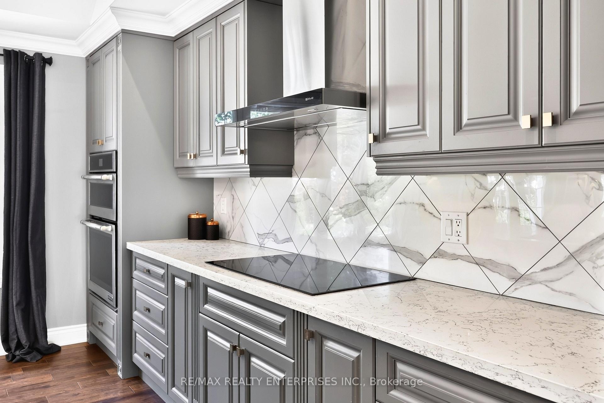Photo 13 of 273 Savoy Crescent, Oakville, Southwest — HOMEH