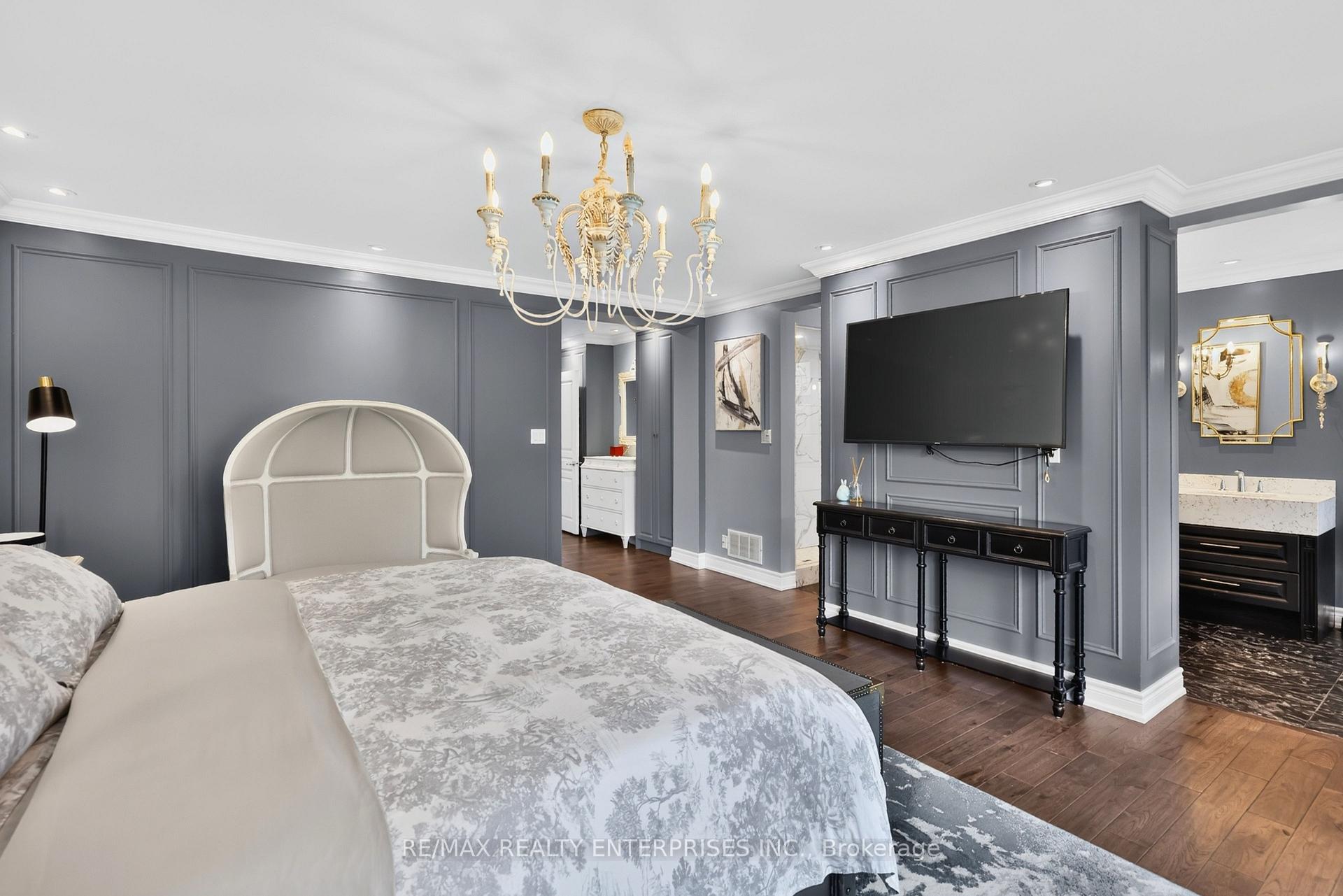 Photo 21 of 273 Savoy Crescent, Oakville, Southwest — HOMEH