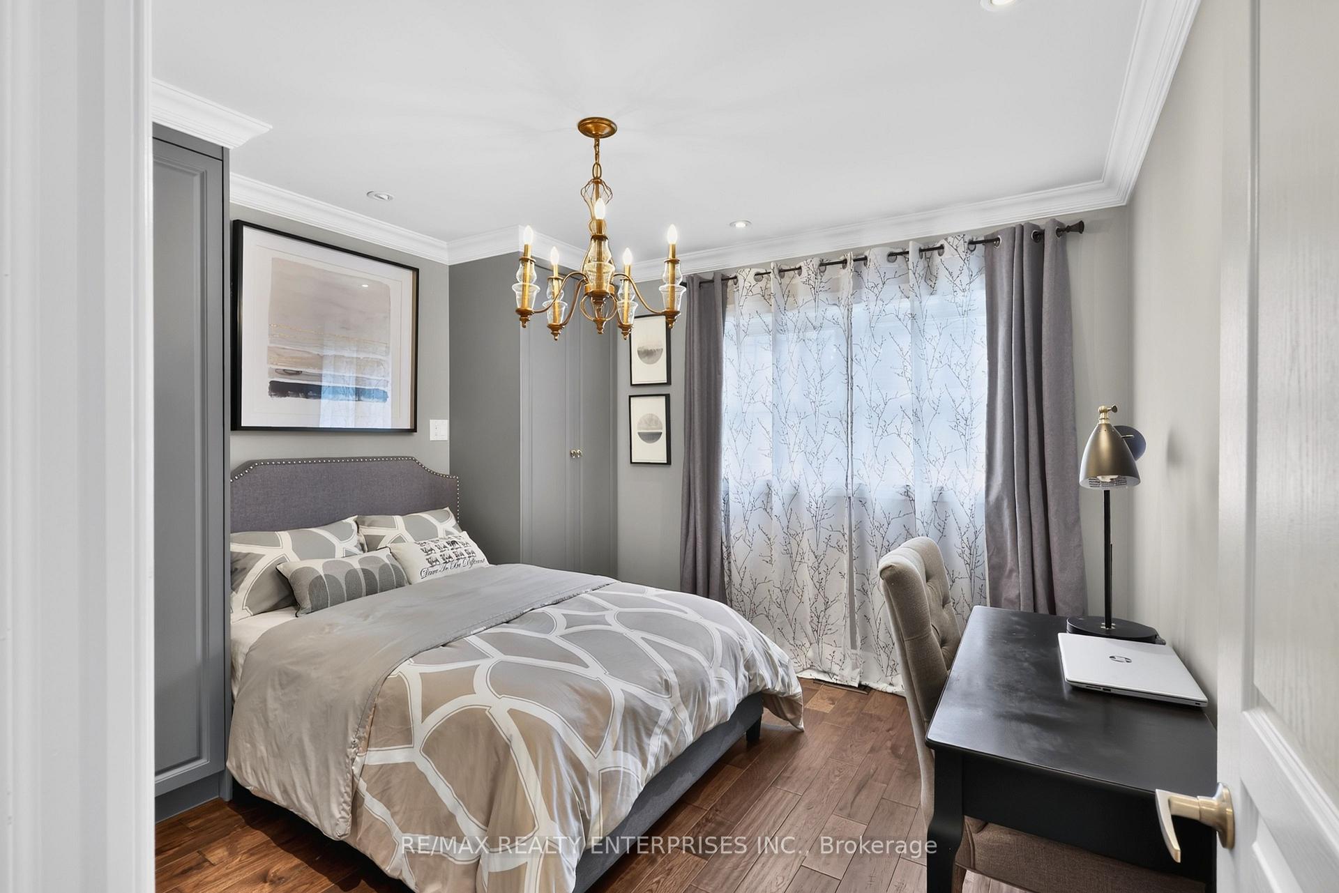Photo 30 of 273 Savoy Crescent, Oakville, Southwest — HOMEH