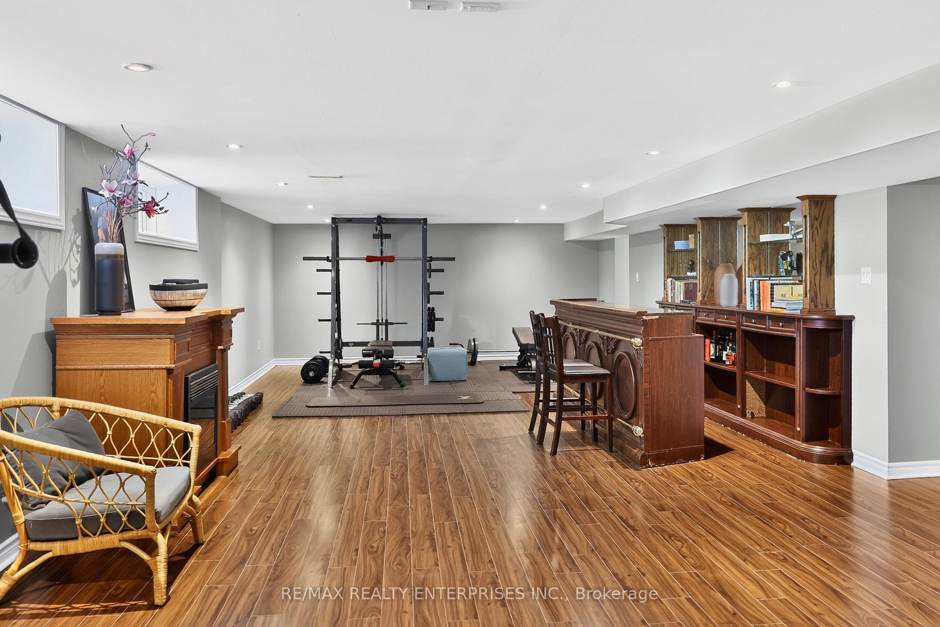Photo 35 of 273 Savoy Crescent, Oakville, Southwest — HOMEH