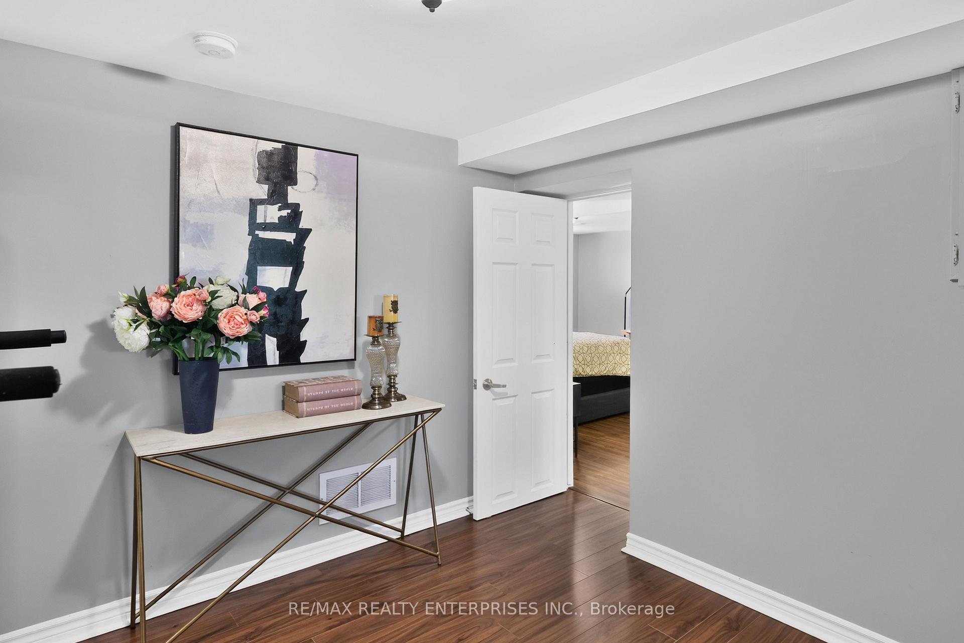 Photo 37 of 273 Savoy Crescent, Oakville, Southwest — HOMEH