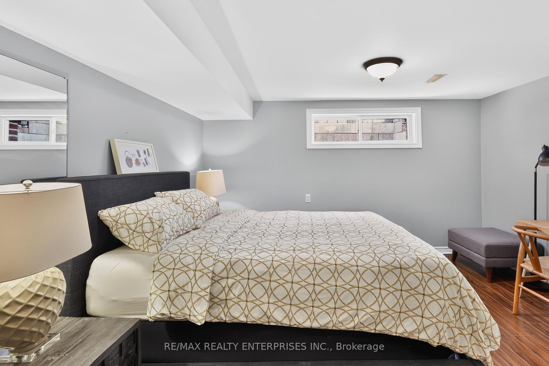 Photo 39 of 273 Savoy Crescent, Oakville, Southwest — HOMEH