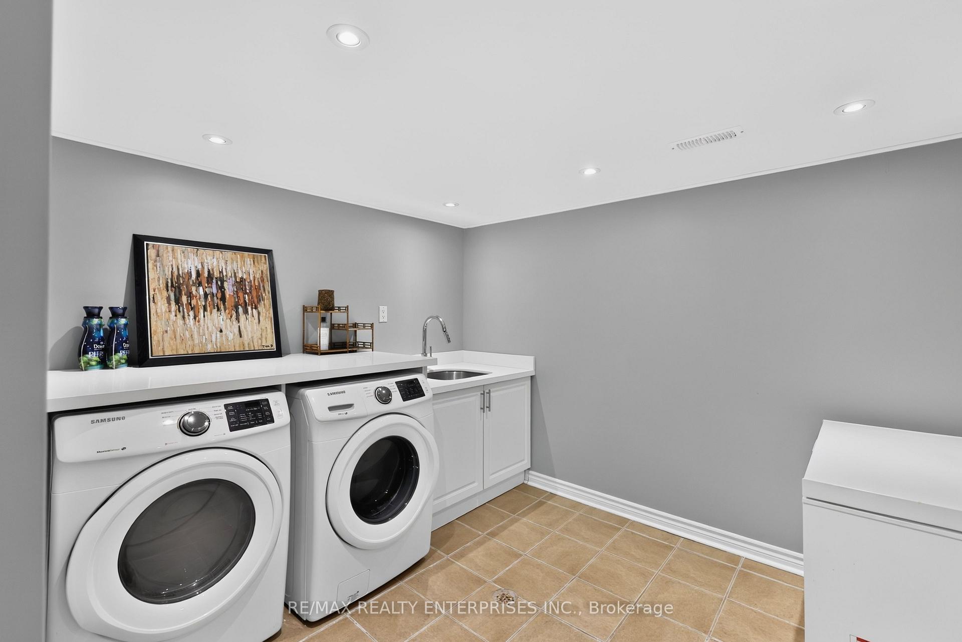 Photo 41 of 273 Savoy Crescent, Oakville, Southwest — HOMEH