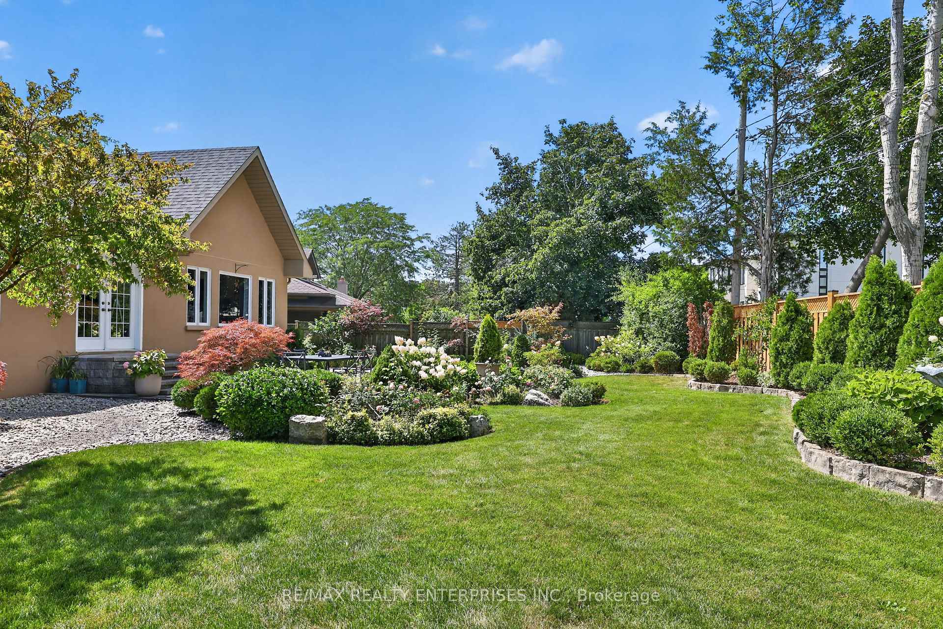 Photo 44 of 273 Savoy Crescent, Oakville, Southwest — HOMEH