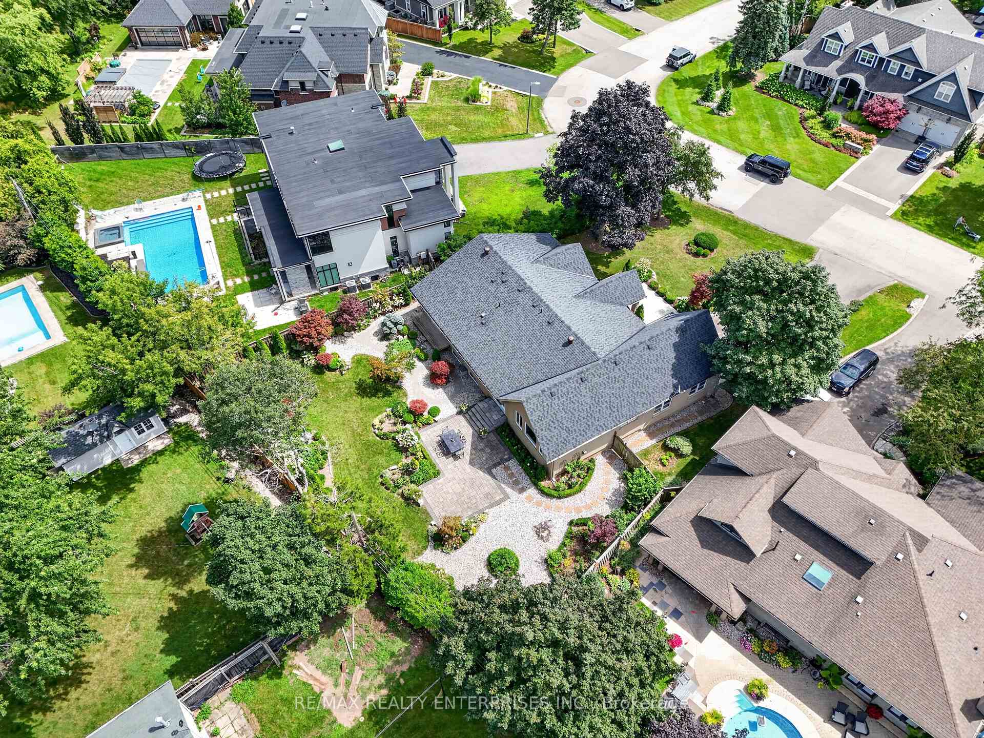 Photo 49 of 273 Savoy Crescent, Oakville, Southwest — HOMEH