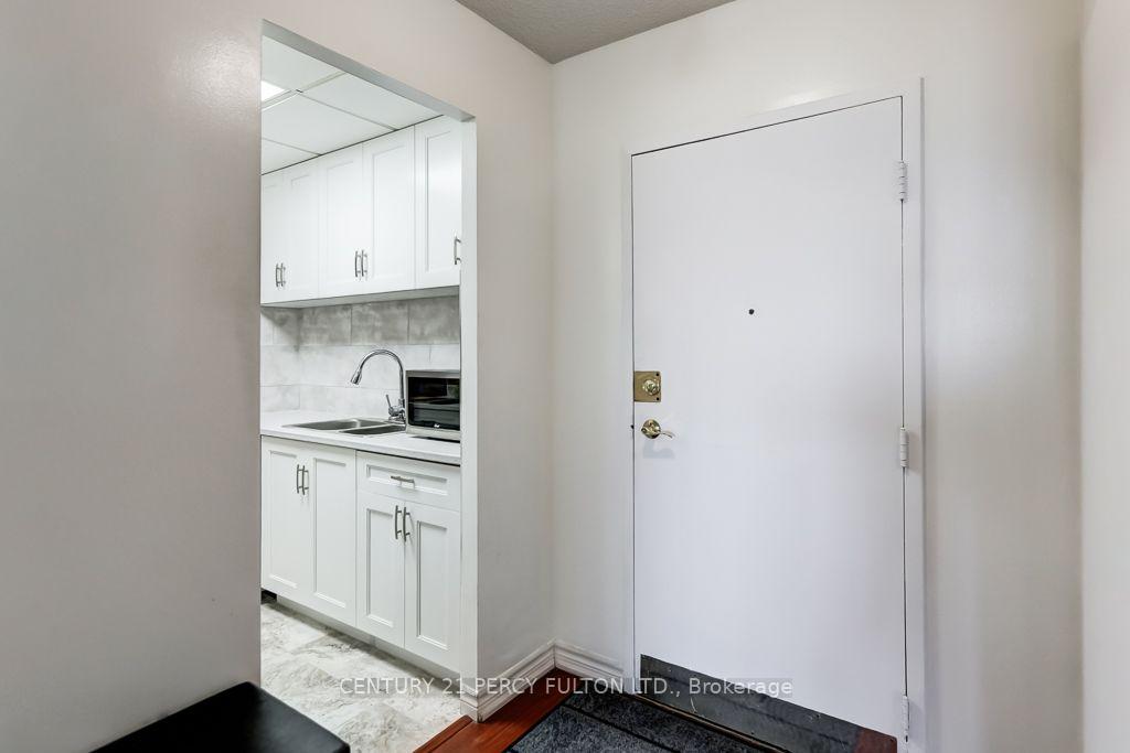 Photo 9 of Unit 1406, 299 Mill Road, Etobicoke, Markland Wood — HOMEH