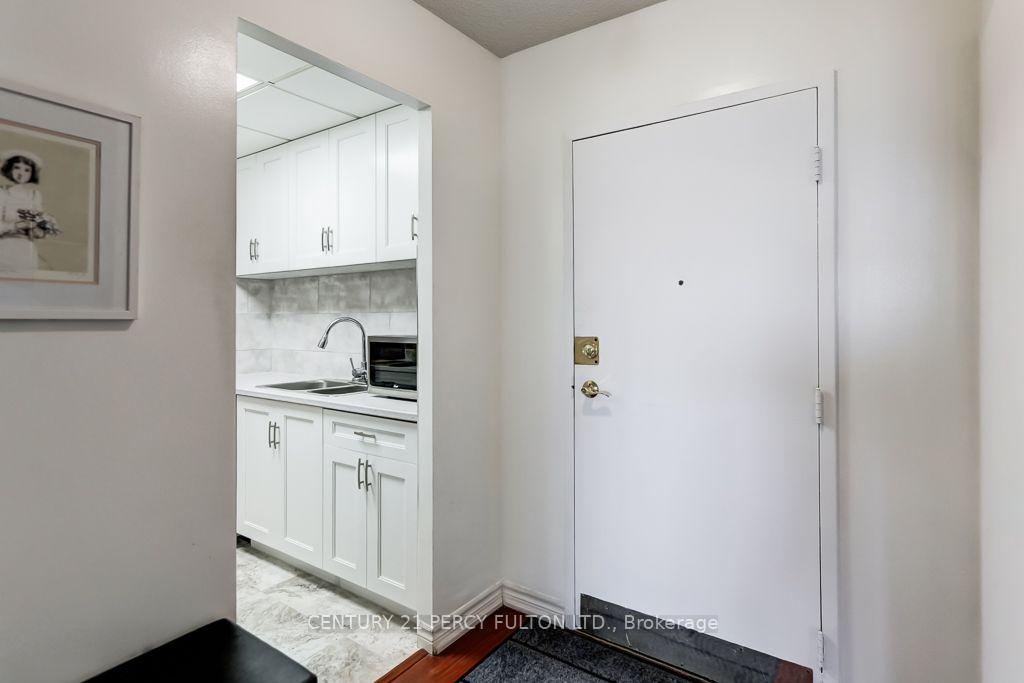 Photo 10 of Unit 1406, 299 Mill Road, Etobicoke, Markland Wood — HOMEH