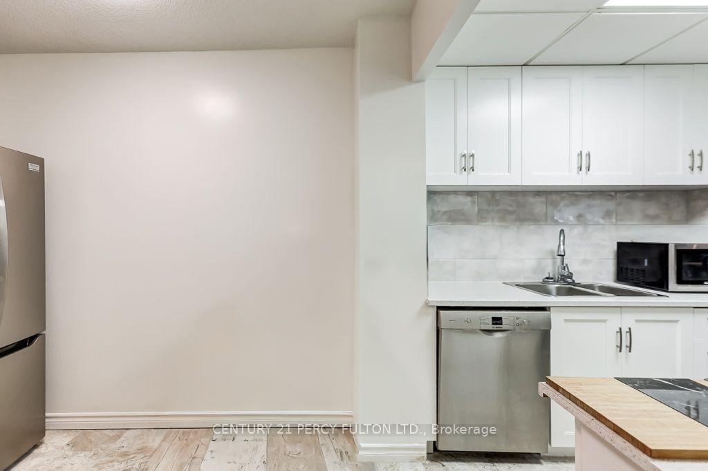 Photo 30 of Unit 1406, 299 Mill Road, Etobicoke, Markland Wood — HOMEH